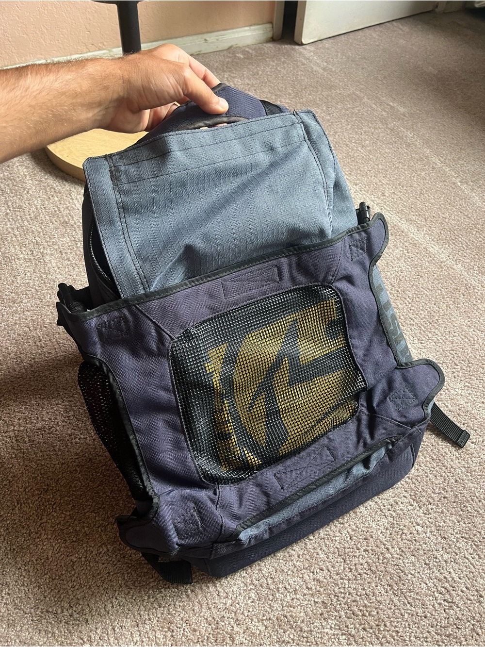 VTG 00’s / Y2K Rusty Surfwear Dark Blue Backpack